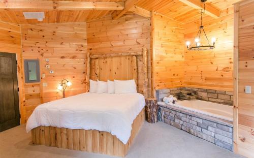 Farmhouse Suites by Amish Country Lodging - image 14