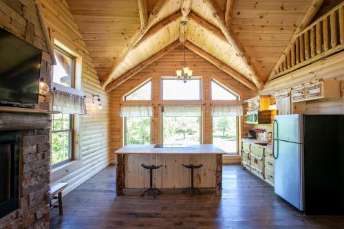 Water Lily Cabin by Amish Country Lodging Water Lily Cabin by Amish Country Lodging