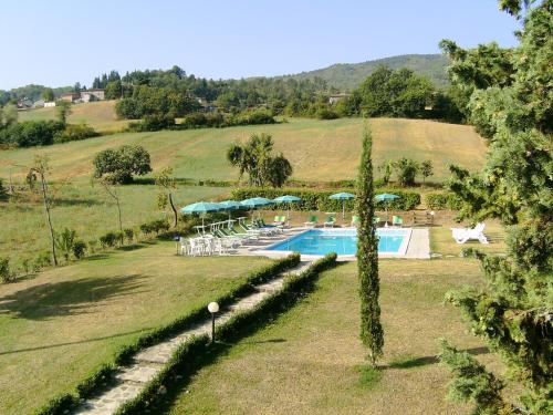 One bedroom apartement with shared pool enclosed garden and wifi at Caprese Michelangelo