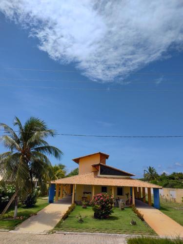 Casa de praia condomínio fechado, frente para o mar