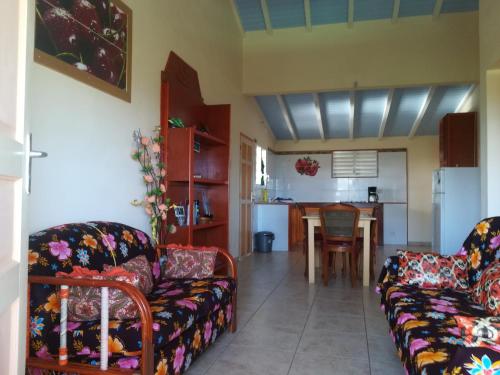 Kitchen, Haut de villa avec vue sur la mer in Sainte Rose