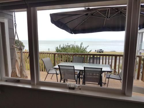 . Coromandel Tapu - Beachfront Escape