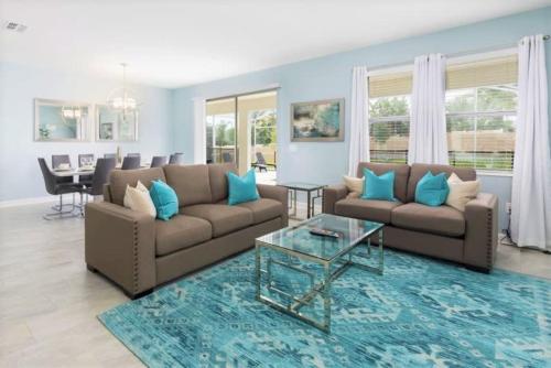 Luxury 8BR Resort Mansion with Private Pool, Hot Tub, BBQ & Games!