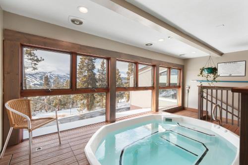Hot tub, Gold Point Resort Breckenridge by Vacatia in Breckenridge (CO)
