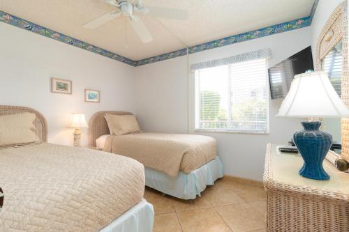 Sanibel Siesta on the Beach unit 302 condo - image 12