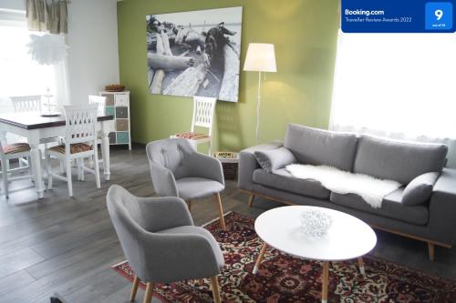 Schöne, große Ferienwohnung in Waldenbuch, nahe Stuttgart Messe, Böblingen, Sindelfingen - Apartment - Waldenbuch