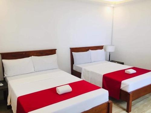 2 twin beds
