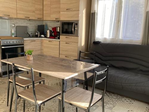 köök, Embrun - Appartement 4/6 personnes avec extérieurs (Embrun - Appartement 4/6 personnes avec exterieurs) in Embrun