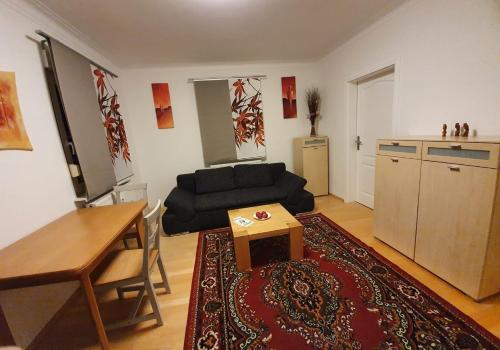 2-Zimmer Wohnung im Haus am See, 10 Minuten von S-Bahn