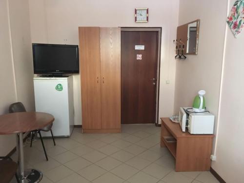 Gostinitsa Mir na Karbysheva - main image