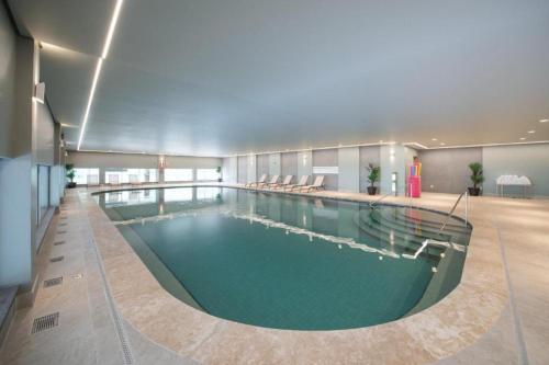 Swimming pool, GOLDEN GRAMADO RESORT LAGHETTO in Gramado