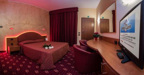 Guestroom, Motel Cuore Gadesco - Hotel - Motel - Cremona - CR in Gadesco-Pieve Delmona