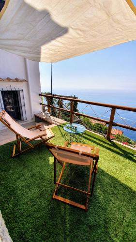สระว่ายน้ำ, Villa Sunrise. Pool and seaview in Amalfi Coast in อมัลฟี