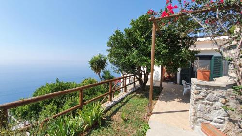 Villa Sunrise. Pool and seaview in Amalfi Coast in อมัลฟี
