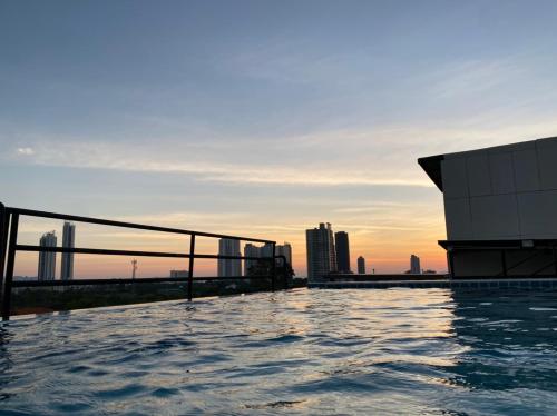 Swimming pool, Bear’s Den Hotel near Herb Garden Pattaya