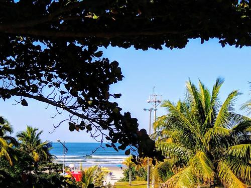 Residencial Praia Bertioga - frente praia in เบอร์ติโอก้า