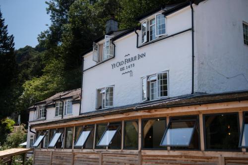 Ye Old Ferrie Inn - image 9