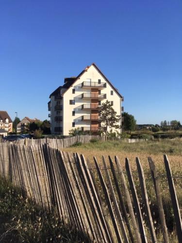 Rez de jardin en Accès direct mer(100m) près de la Thalasso Rez de jardin en Accès direct mer(100m) près de la Thalasso