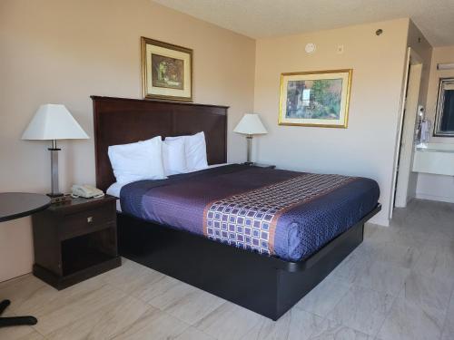 Carom Inn a Travelodge by Wyndham Denham Springs-Baton Rouge