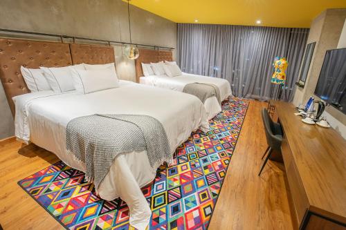 2 king beds