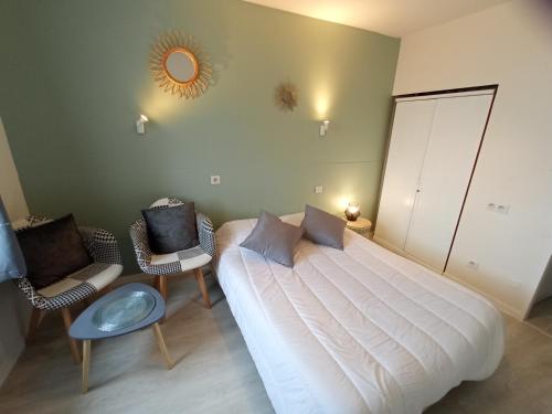 Studio confort proche cure et port de plaisance 1