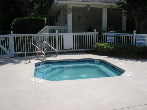 Fiddler's Cove 26C, 2 BRs, Tennis Courts, Pool, Wifi, Sleeps 4