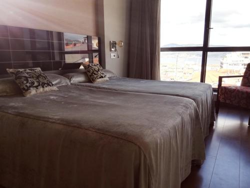 Hotel Axis Vigo - image 4