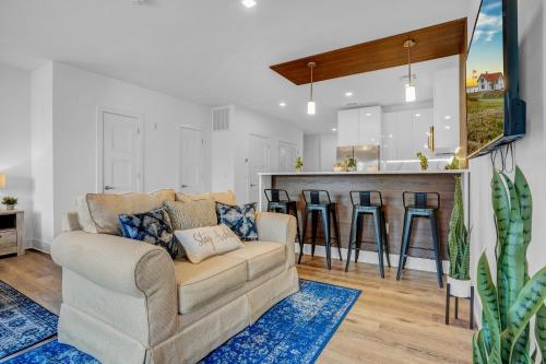 NEW! Vibrant Large Studio Dwntwn 18 Mins to NYC in Newark, USA