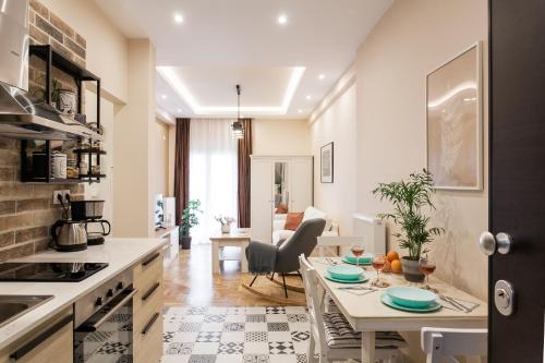 City stay Athens ''a Sweet Home''next to the metro