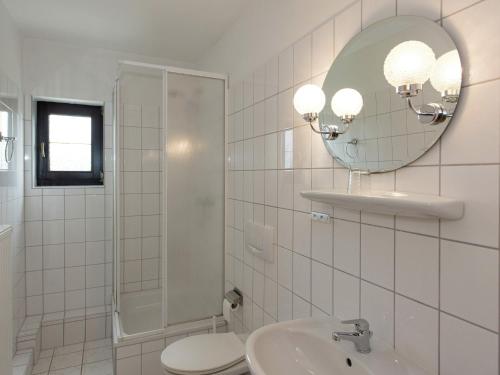 Bathroom, Classy Holiday Home in Deutschneudorf near Glockenwanderweg in Deutschneudorf