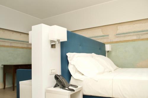 Deluxe Double or Twin Room with City View