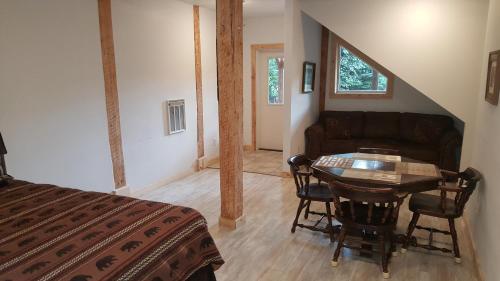 Resurrection Lodge on the Bay