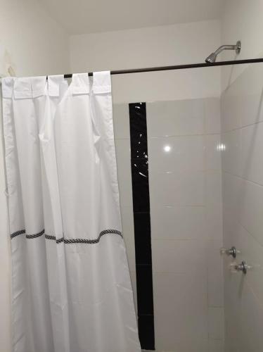 Budget Single Room image 8
