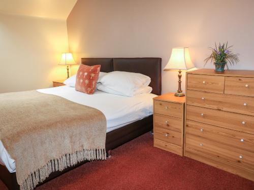 Number 3 Newhaven - image 8