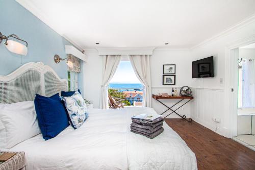A Boat House Room Type - King Room with Sea View
