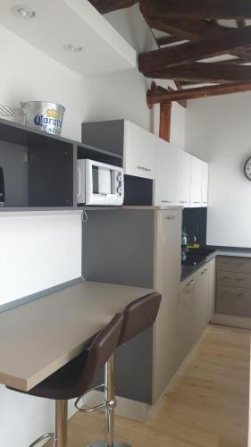 SNC1018 MODERN BOUTIQUE APARTMENT - image 3