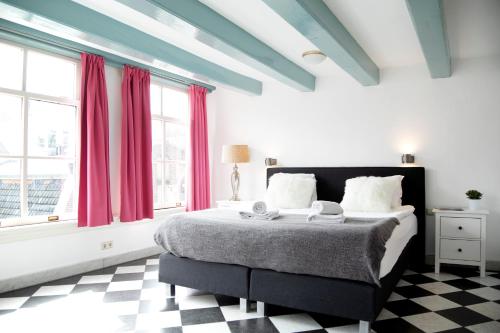 Modern Canal House Loft - City Center, Ámsterdam