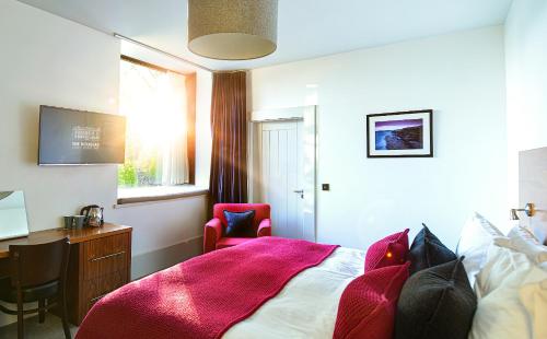 The Douglas Hotel - image 7