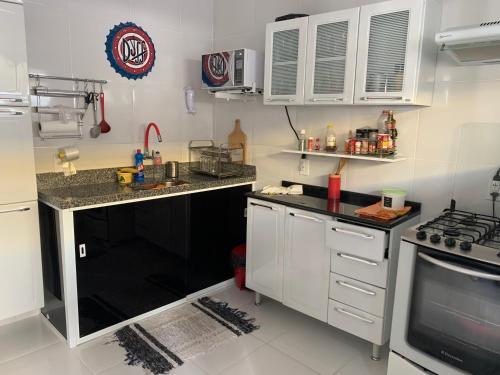 virtuve, Lindo Loft completo perto de cachoeira in Guapimirim