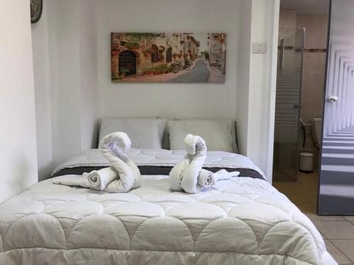 Hotel Room Service in Bat Yam