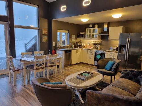 Icelandic Cottages - image 5