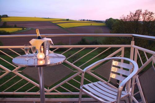 Kilátás, Zur Morschbach in Altlay