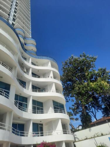 Exterior view, Solarium at Coronado Bay Oceanfront Apartments in Playa Coronado