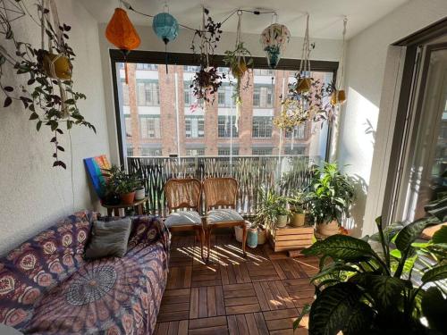 Nähe Messe: Zentrale Wohnung mit Balkon und Loggia, Frankfurt (foto 10)