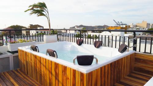Hot tub, Hotel Parque de los Novios Inn in Santa Marta