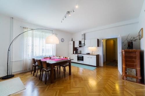 Soska 5, Ljubljana