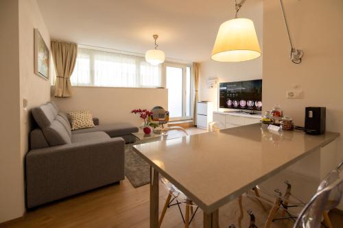 Casa Alice Ascona, appartamento di vacanza. Casa Alice Ascona, appartamento di vacanza.