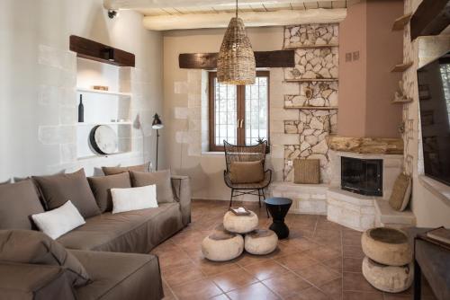 Prinus Country Retreat Apokoronas, heated pool, 13km from the sea in Fres