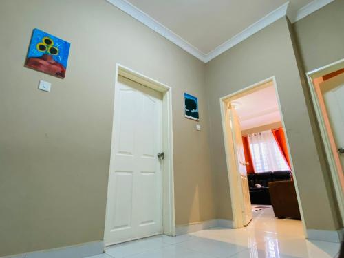 La Casa Apartments