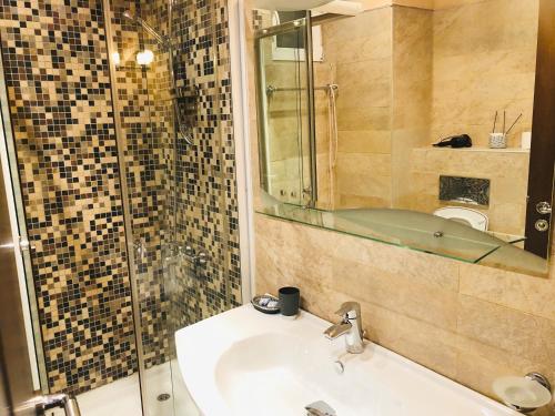 Private Studio Center Opera and Nevski Cathedral